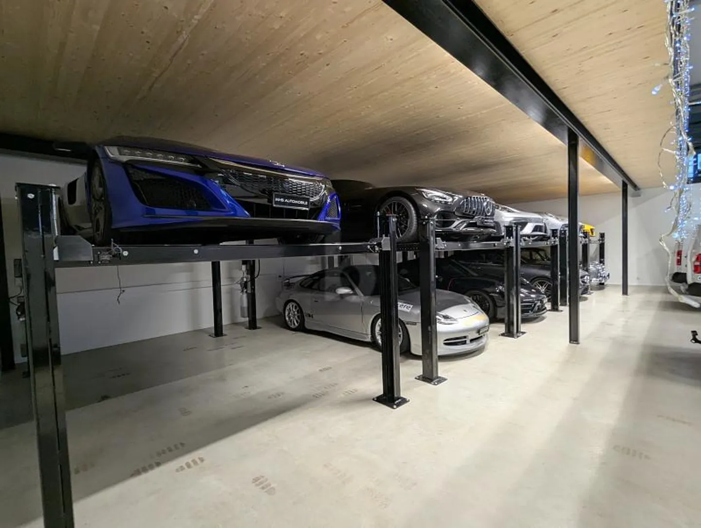 Outdoor parking space for rent - Photo 3 of 6