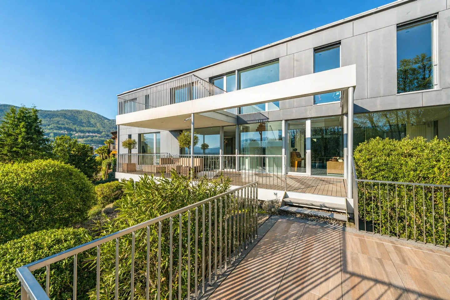 Twin Lake Residence - Modern villa on Lake Lugano - Photo 3 of 16