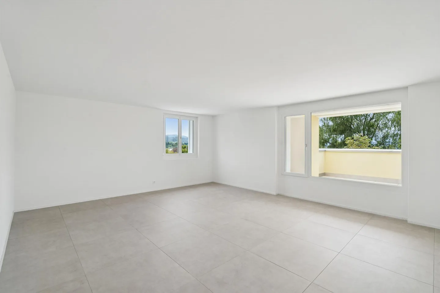 Spacious 5.5-room penthouse apartment with 50m2 terrace near the lake - Photo 6 of 26