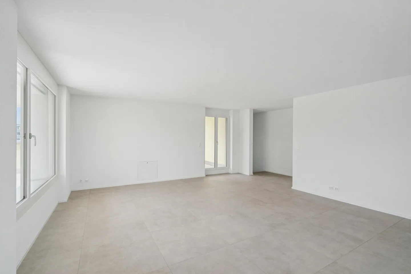 Spacious 5.5-room penthouse apartment with 50m2 terrace near the lake - Photo 7 of 26