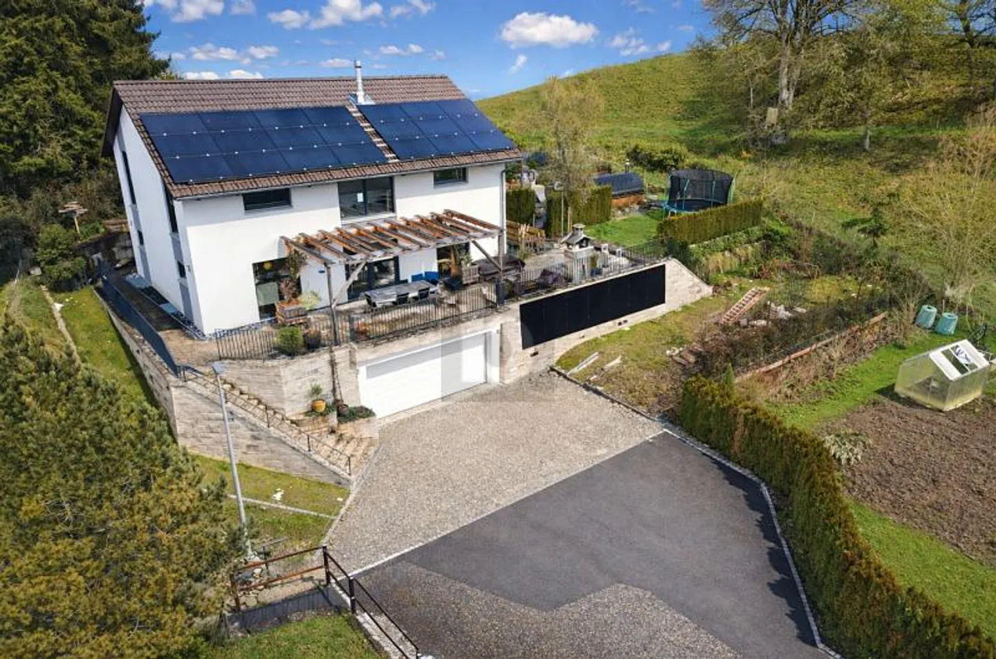 Familial et calme dans le vert - Photo 1 sur 2