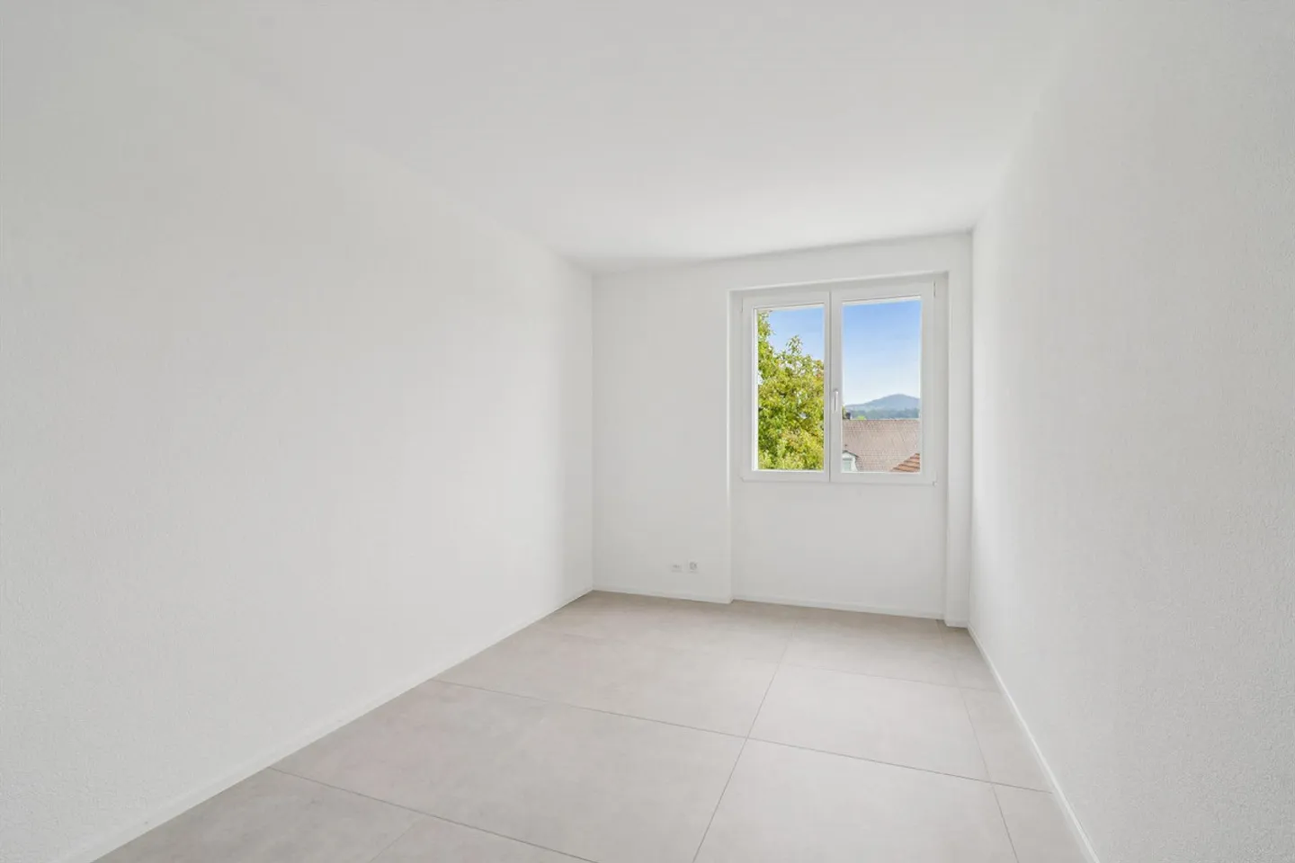 Spacious 5.5-room penthouse apartment with 50m2 terrace near the lake - Photo 16 of 26