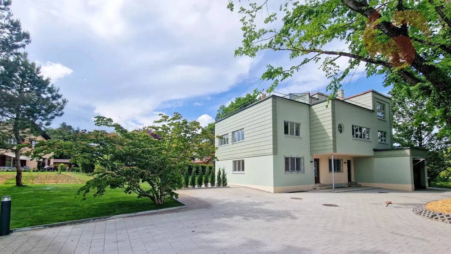 6.5 room duplex with splendid garden and terraces in a fully renovated architect - Photo 4 of 27