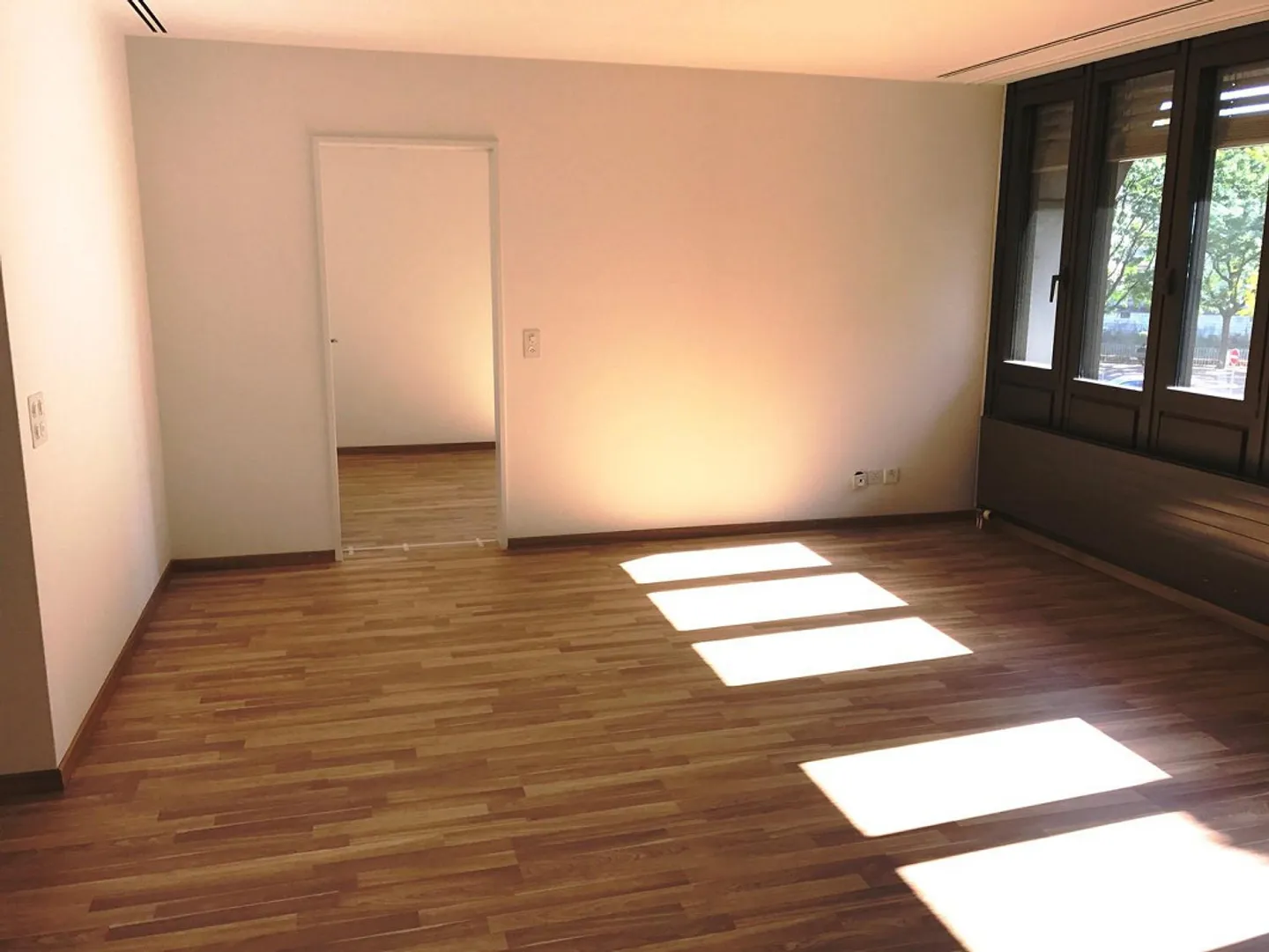 Temporary Living Directly at Stauffacher! (TEMPORARY until March 31, 2027) - Photo 6 of 9