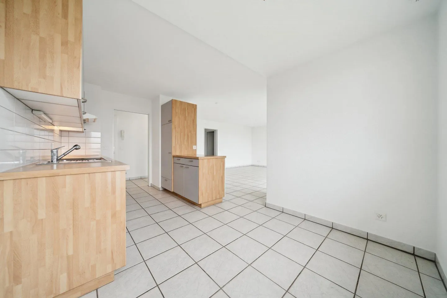 Offerta speciale di Pasqua - Grande appartamento di 2.5 locali con terrazza - Foto 4 di 8