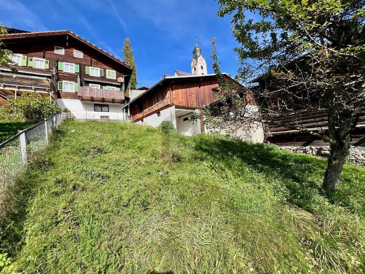 Chalet for sale - Photo 2 of 6