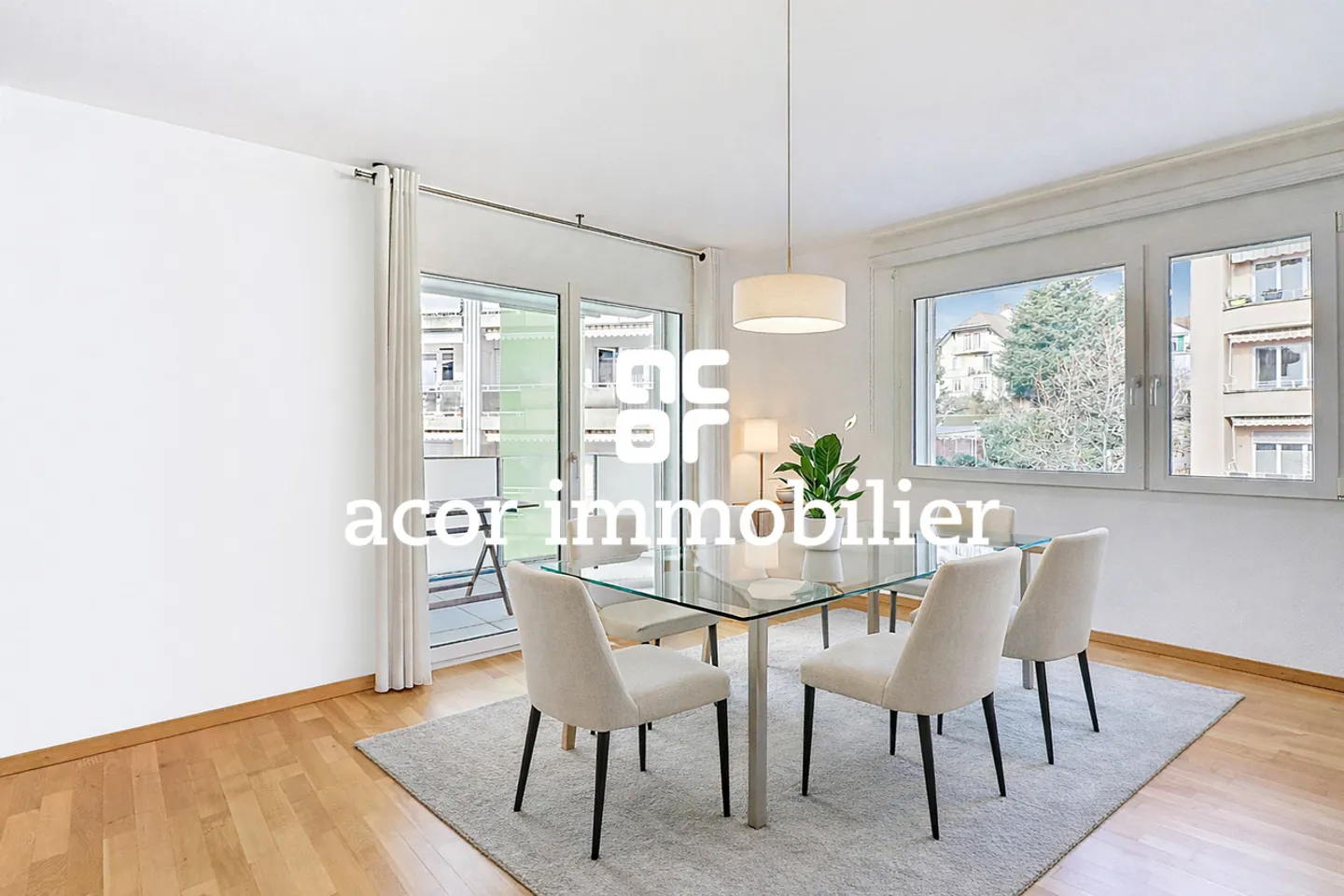 Ampio Appartamento con Vista Lago - Foto 1 di 4