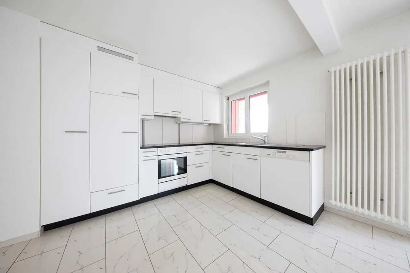 Appartement lumineux avec grand balcon - Photo 1 sur 7