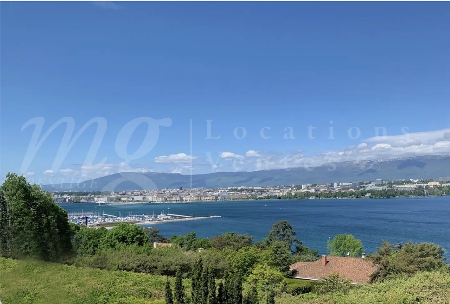 180° PANORAMABLICK AUF DEN SEE - MODERNES HAUS MIT 400 m2 - SCHWIMMBAD - AUFZUG - Foto 1 von 1