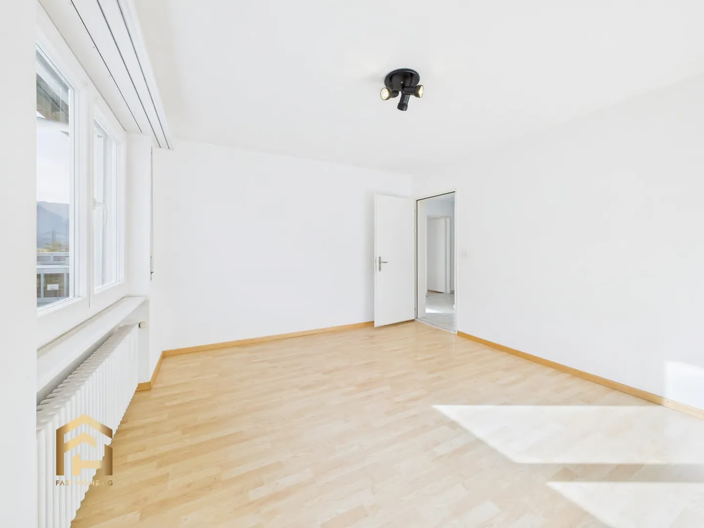 Family-friendly 4.5-room apartment with balcony - Photo 6 of 13
