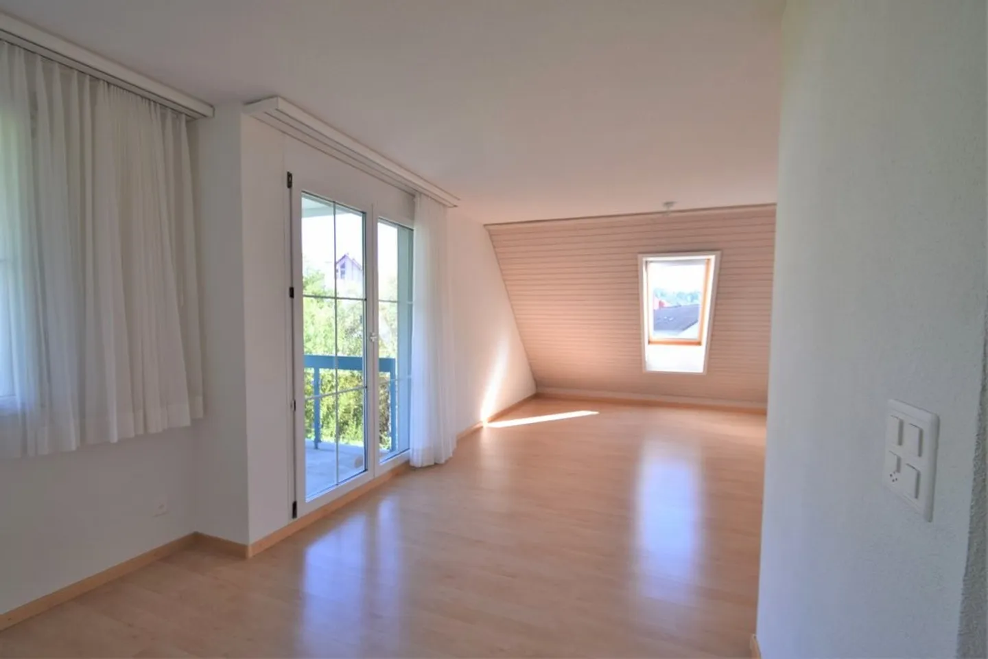 Cozy living in a sunny location - Photo 1 of 9