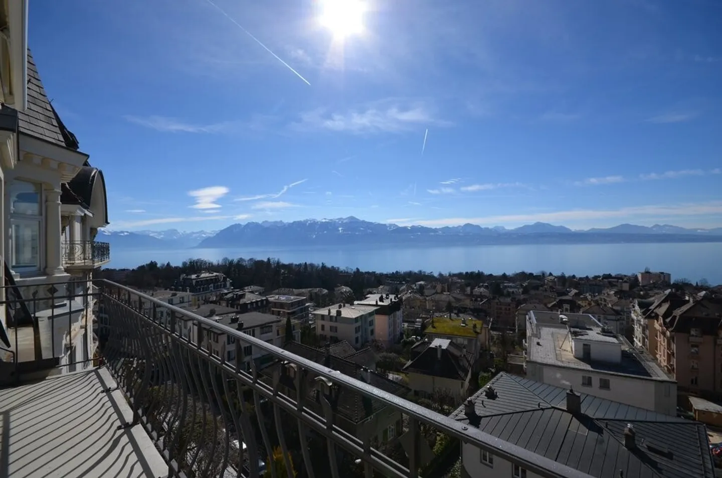 Appartement Élégant avec Vue Lac - Photo 1 sur 12