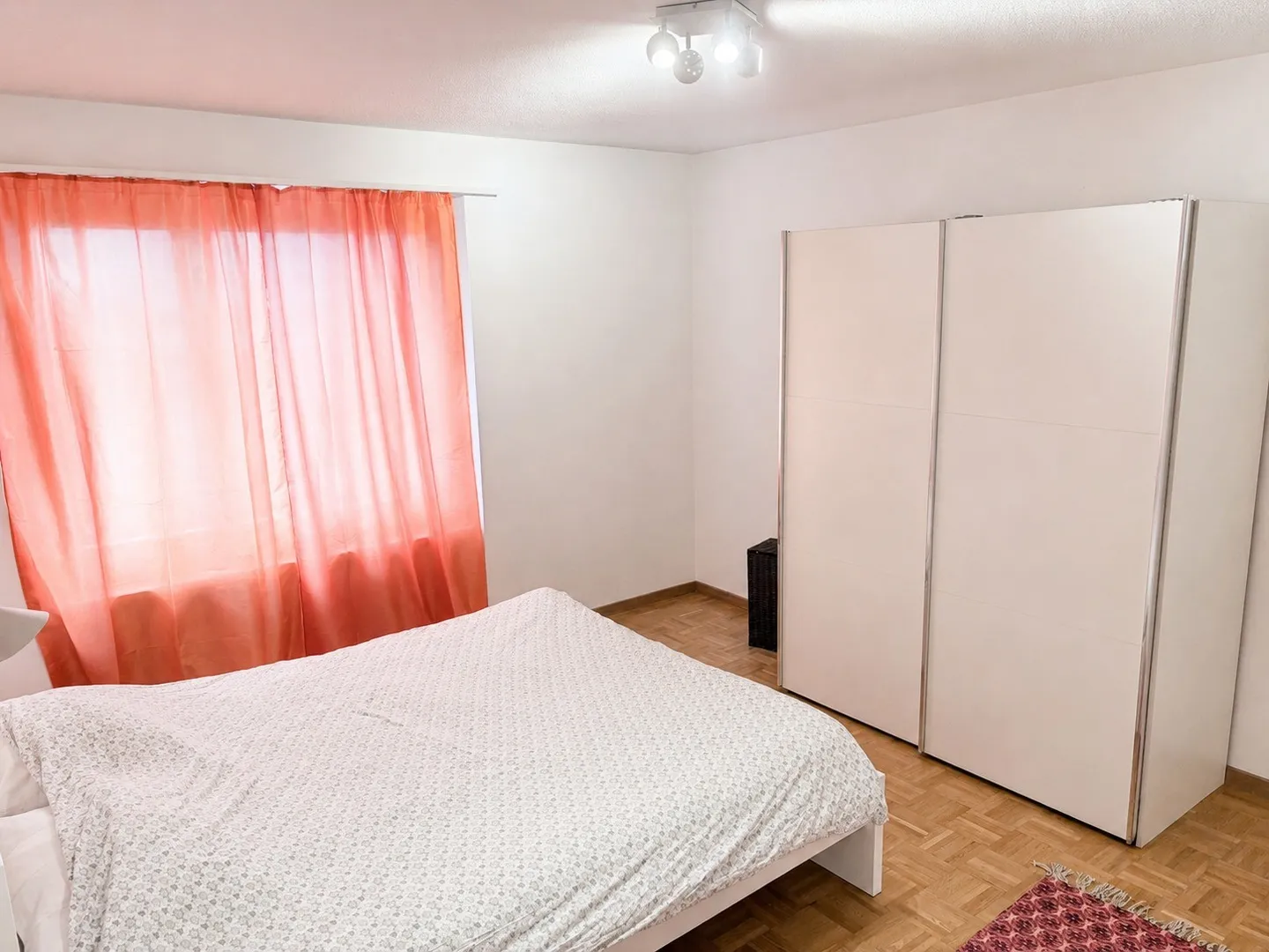 2.5-Room Fully Furnished Apartment in Dübendorf – Zone 121 - Photo 3 of 6