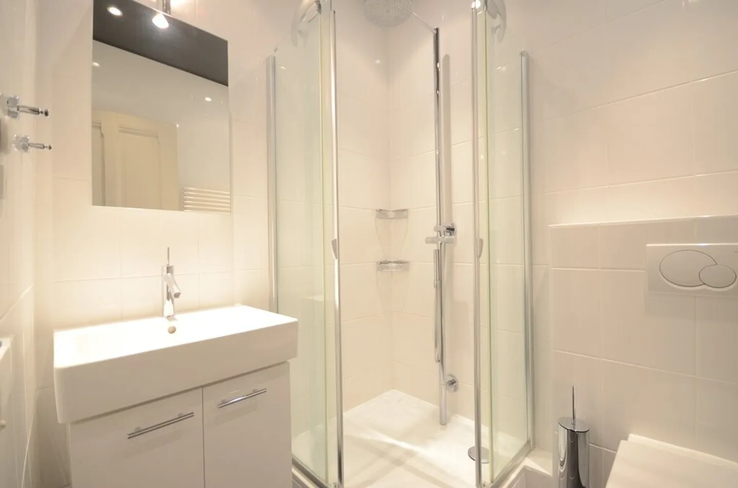 Appartement Élégant avec Vue Lac - Photo 10 sur 12