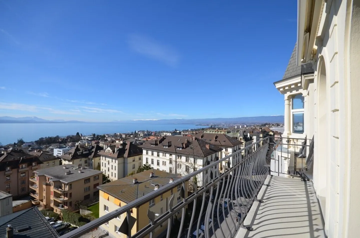 Appartement Élégant avec Vue Lac - Photo 12 sur 12