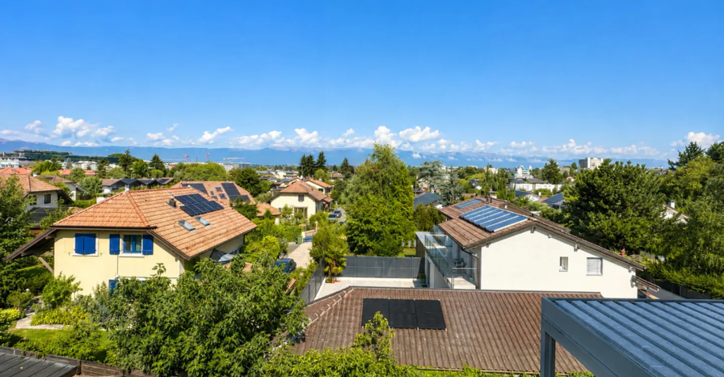 Rare in Plan-les-Ouates? 6-room duplex of 133m² with private garden - Photo 8 of 11