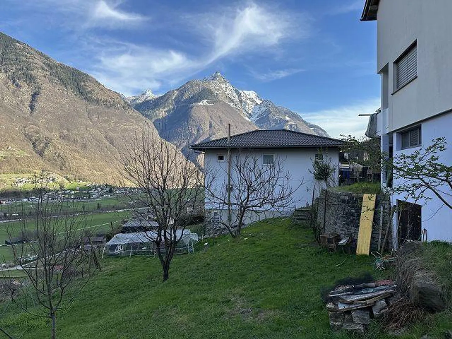 Terreno edificabile di 914 m2 in una posizione molto tranquilla e soleggiata con vista - Foto 10 di 17
