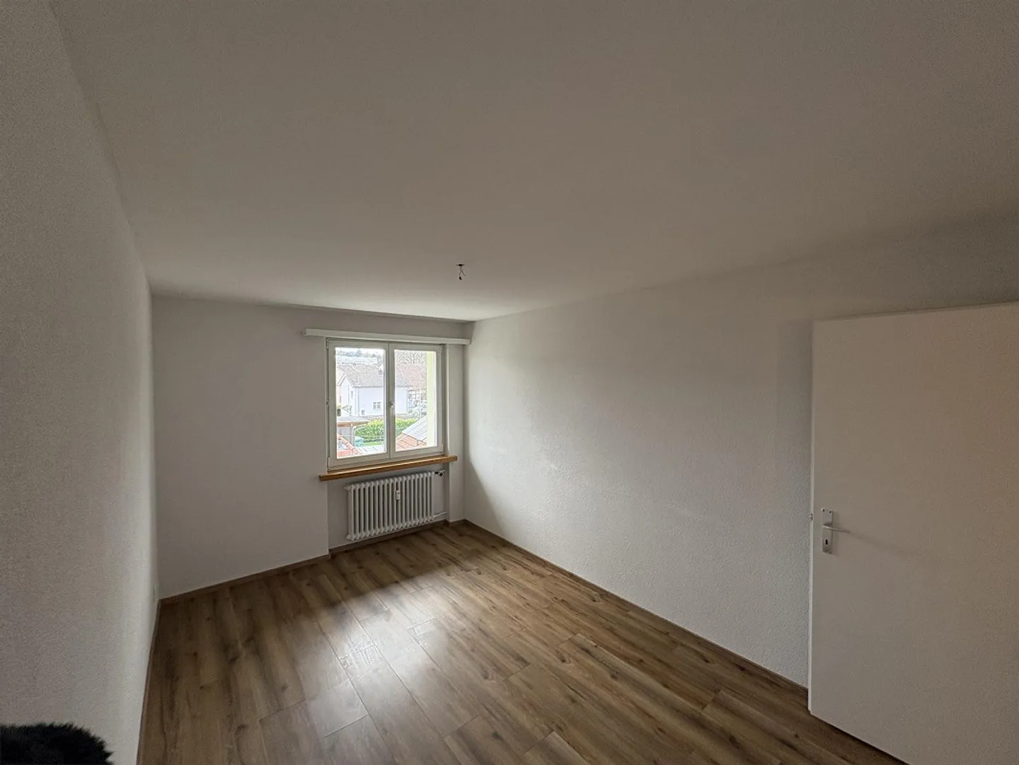 Appartamento 3.5 stanze appena ristrutturato in una posizione centrale e tranquilla - Foto 3 di 8