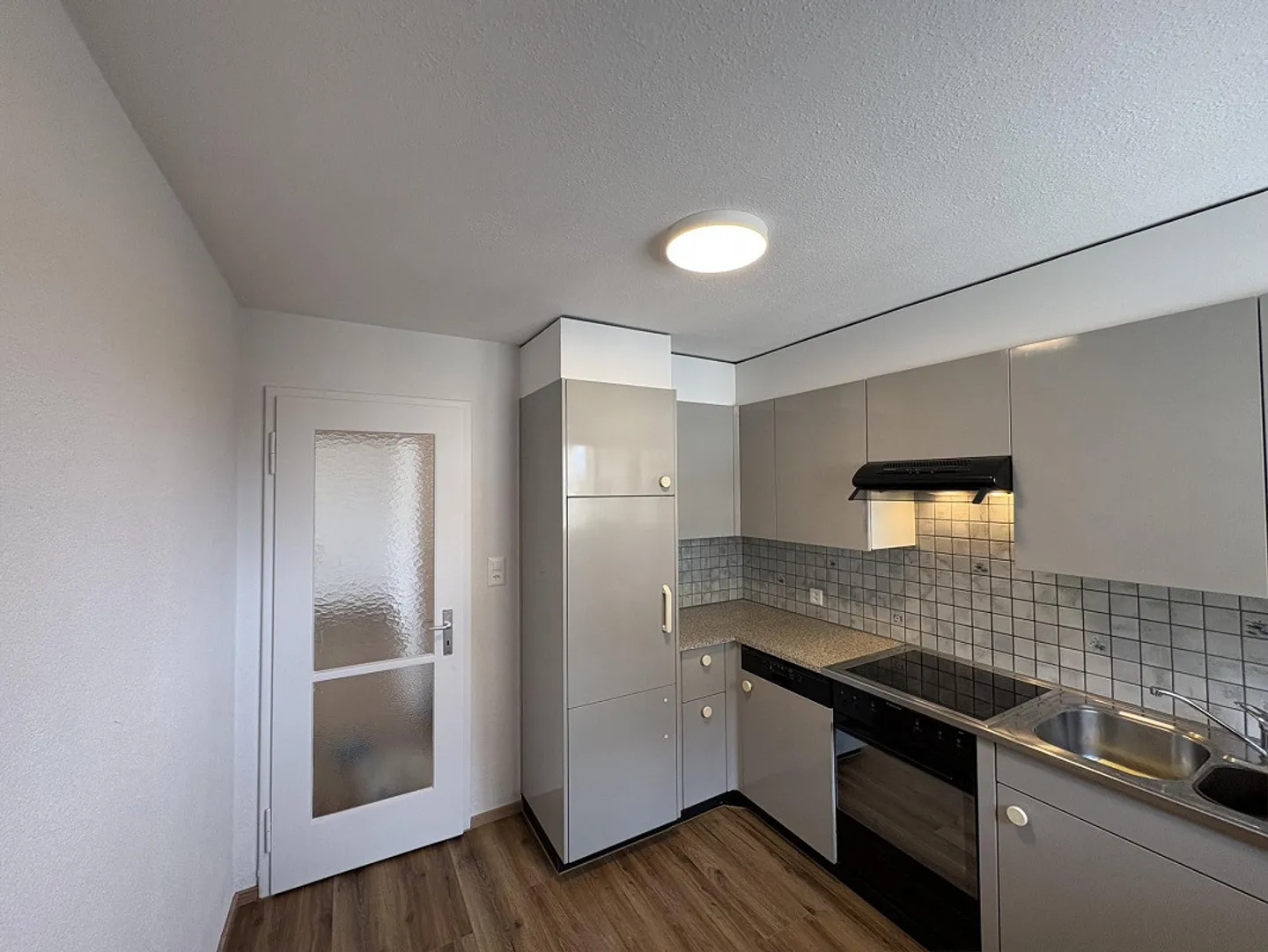 Appartamento 3.5 stanze appena ristrutturato in una posizione centrale e tranquilla - Foto 8 di 8