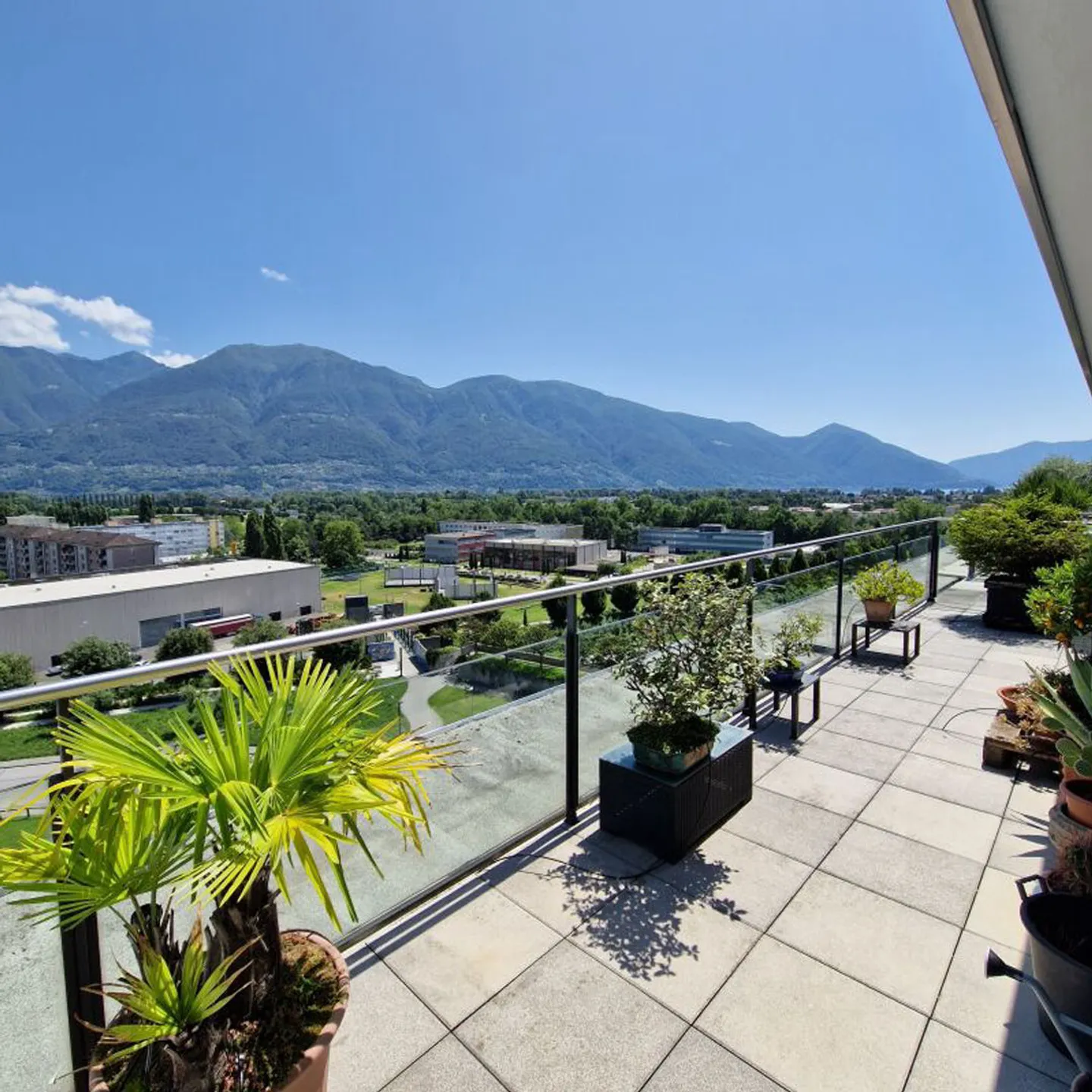 Penthouse Lussuoso con Vista Lago - Foto 7 di 7