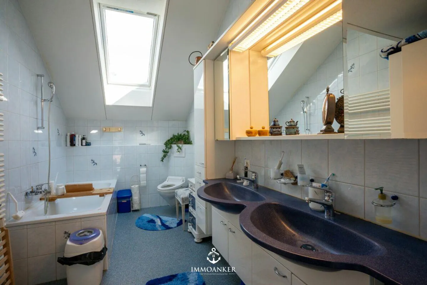 Ampia casa unifamiliare con molte possibilità d'uso e garage... - Foto 8 di 18