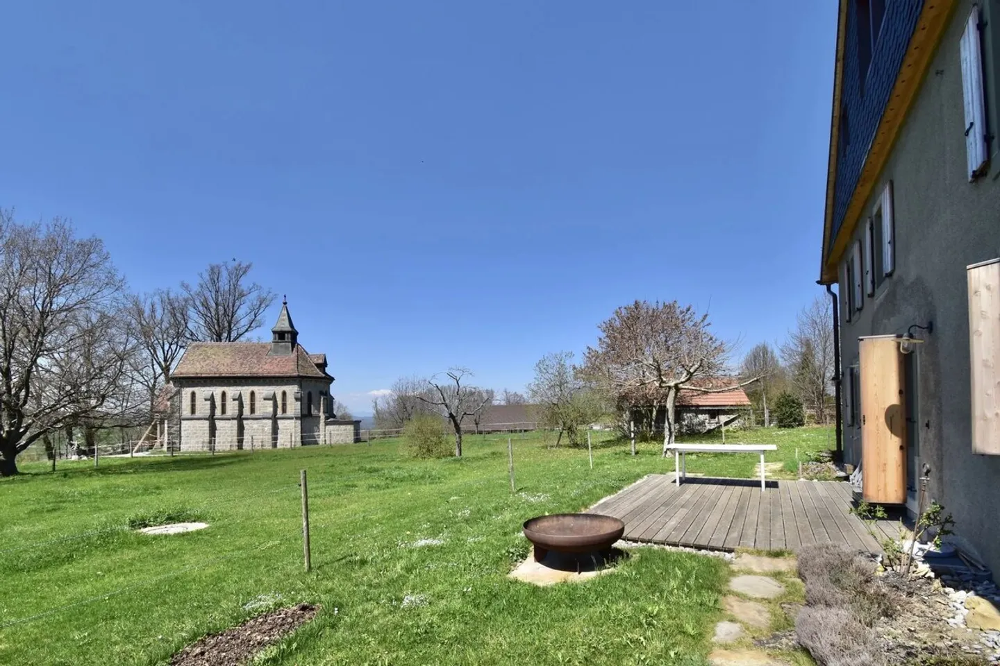 Wunderschön renovierte Farm mit 2 Pferdeboxen - Foto 4 von 13