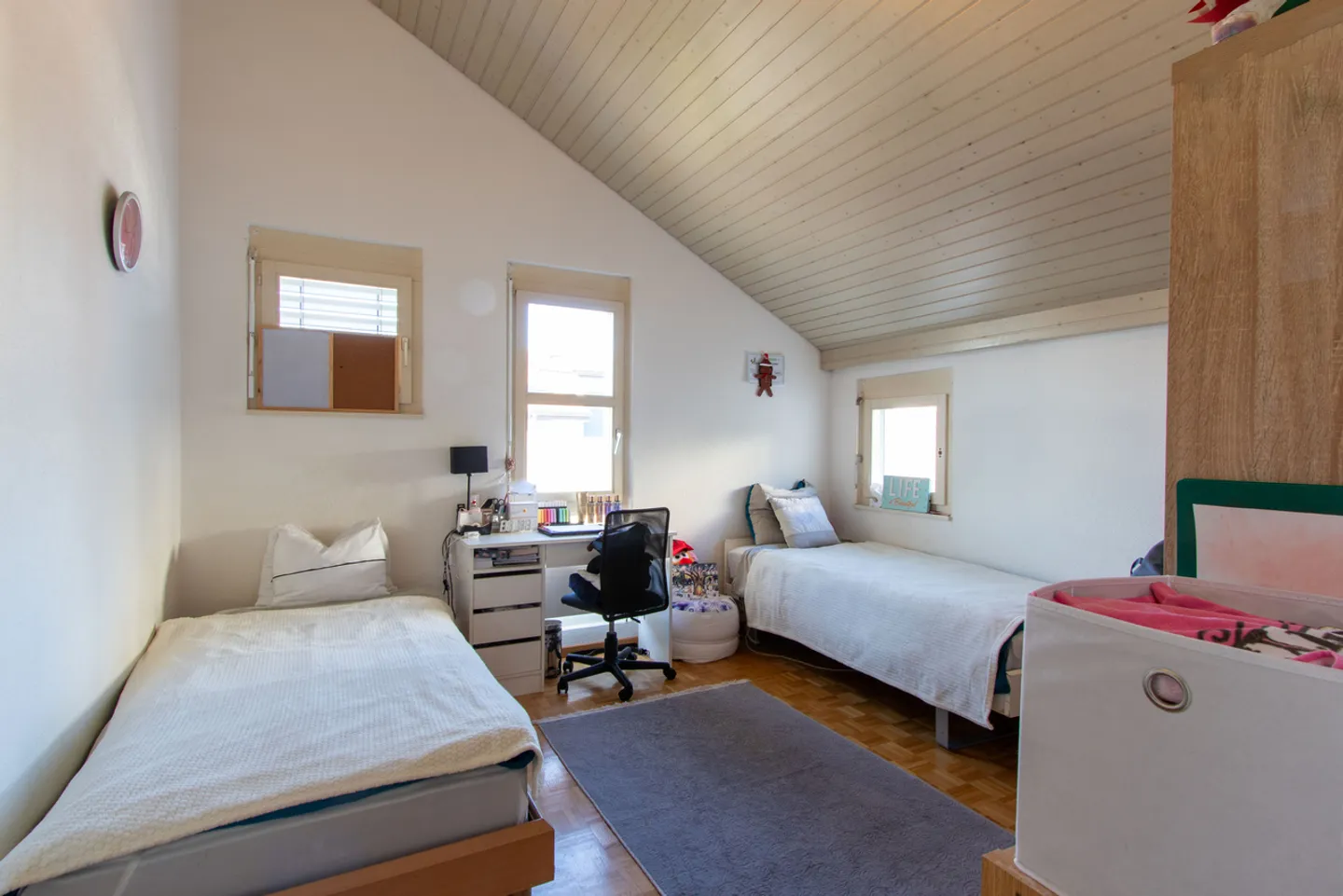 Spacious 4.5-room apartment with balcony in Domdidier - Photo 7 of 11