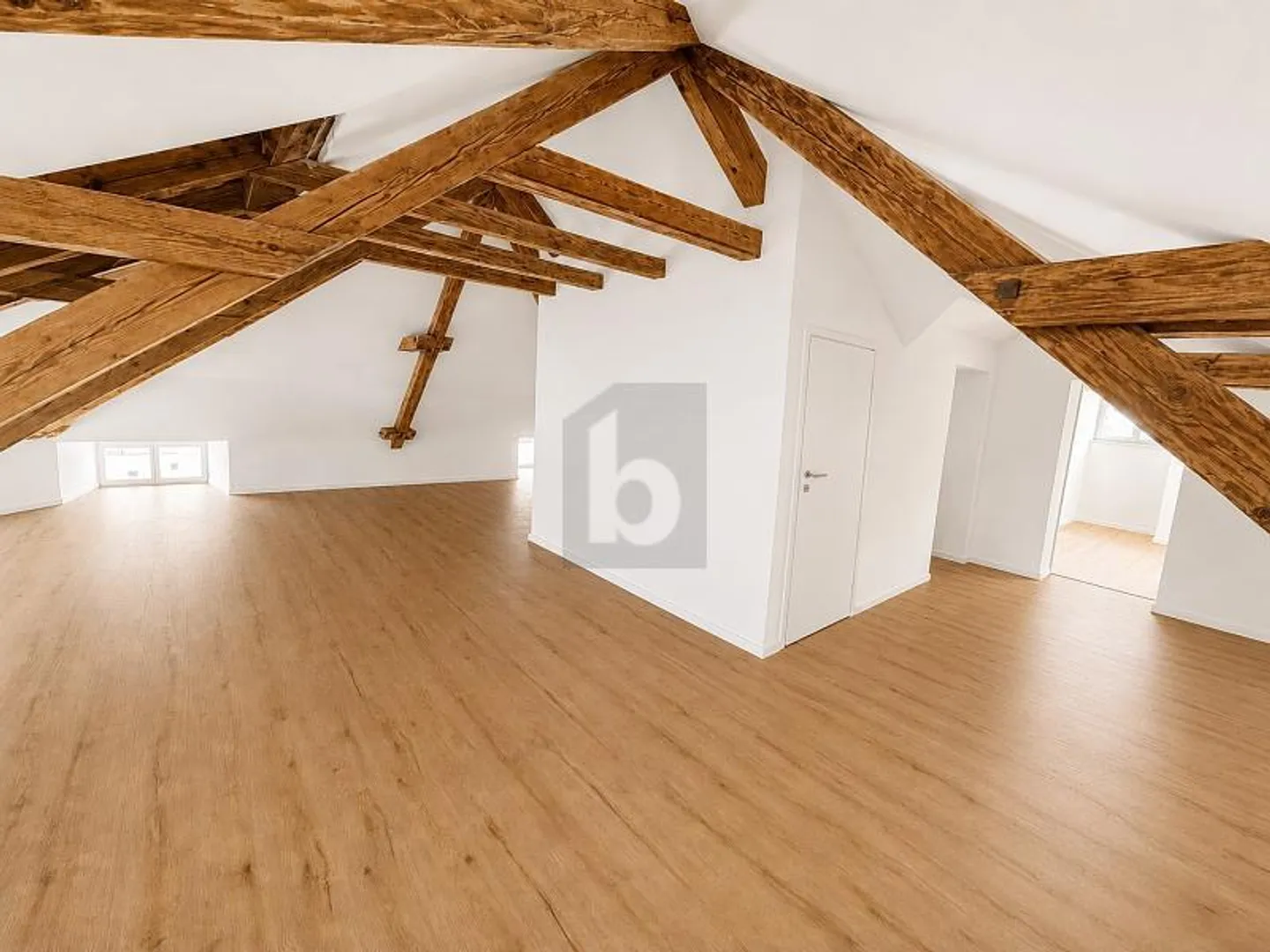 Penthouse for rent - Photo 1 of 6