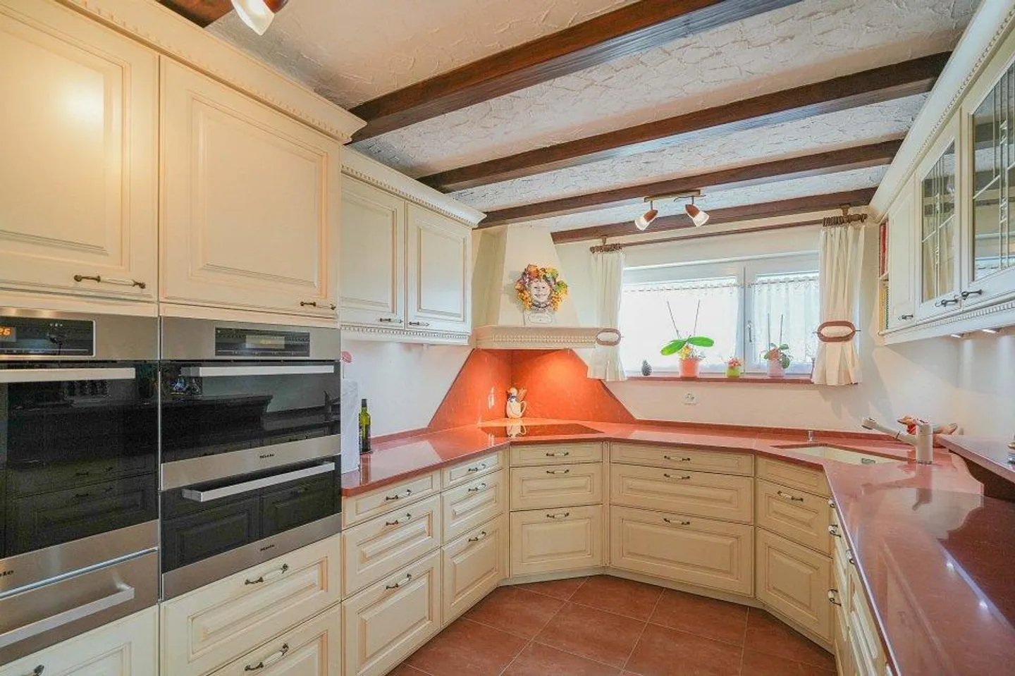 Living where the name is program: 5.5 room penthouse apartment on Sonnhaldenweg - Photo 3 of 13