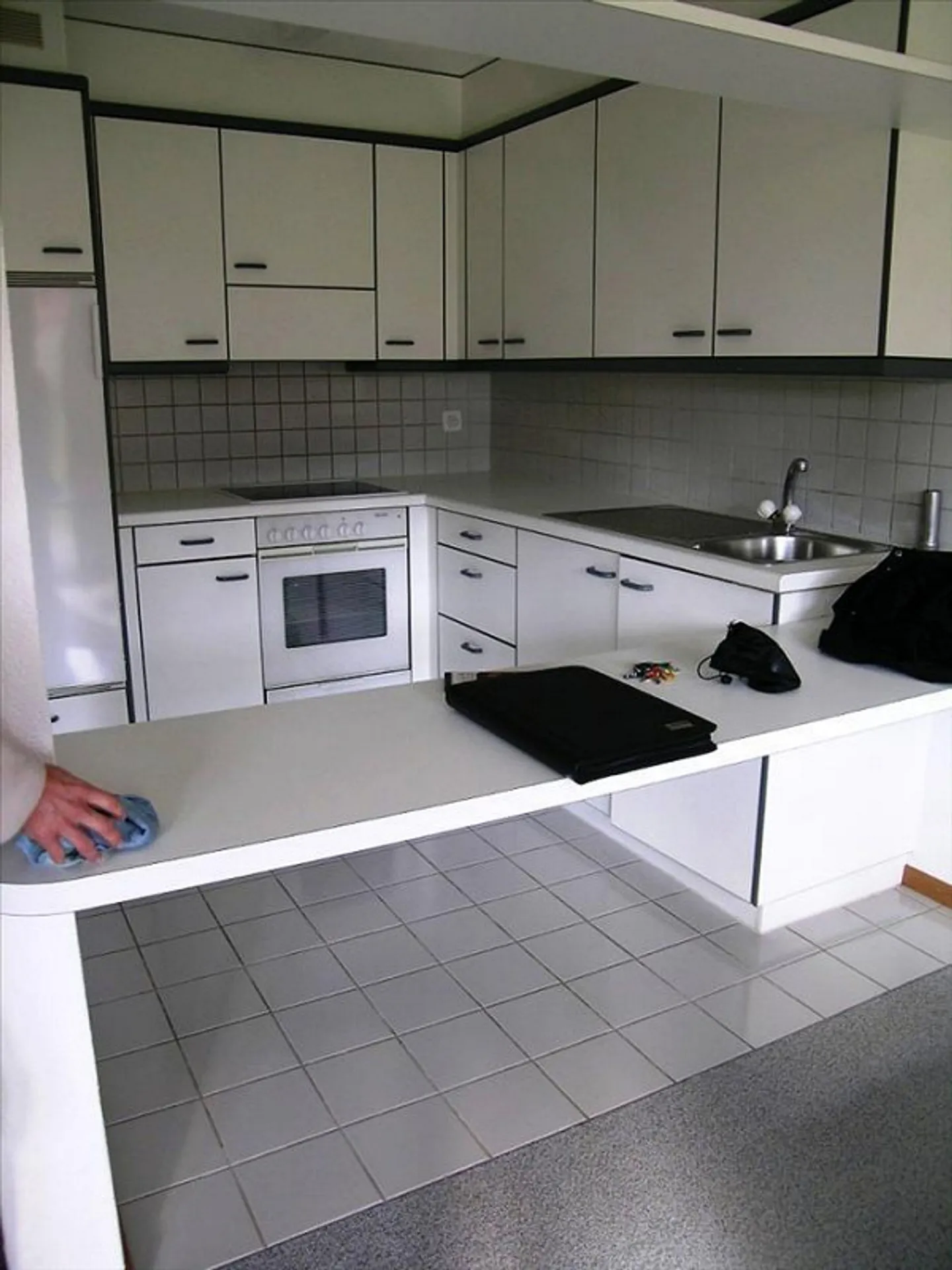 2 1/2-Room Ground Floor Apartment - Photo 3 of 5