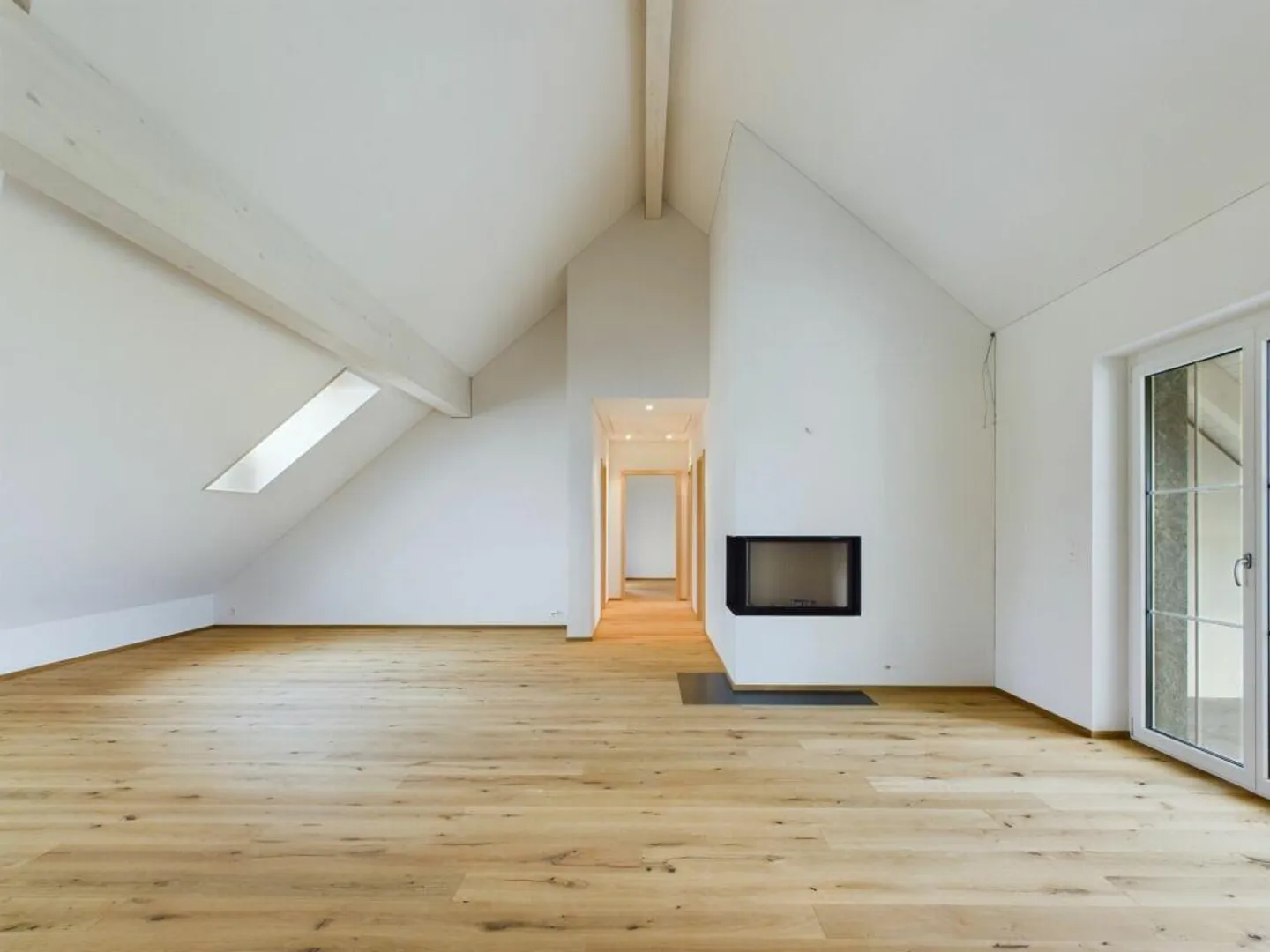 Penthouse moderne avec vue sur le lac - Photo 6 sur 15