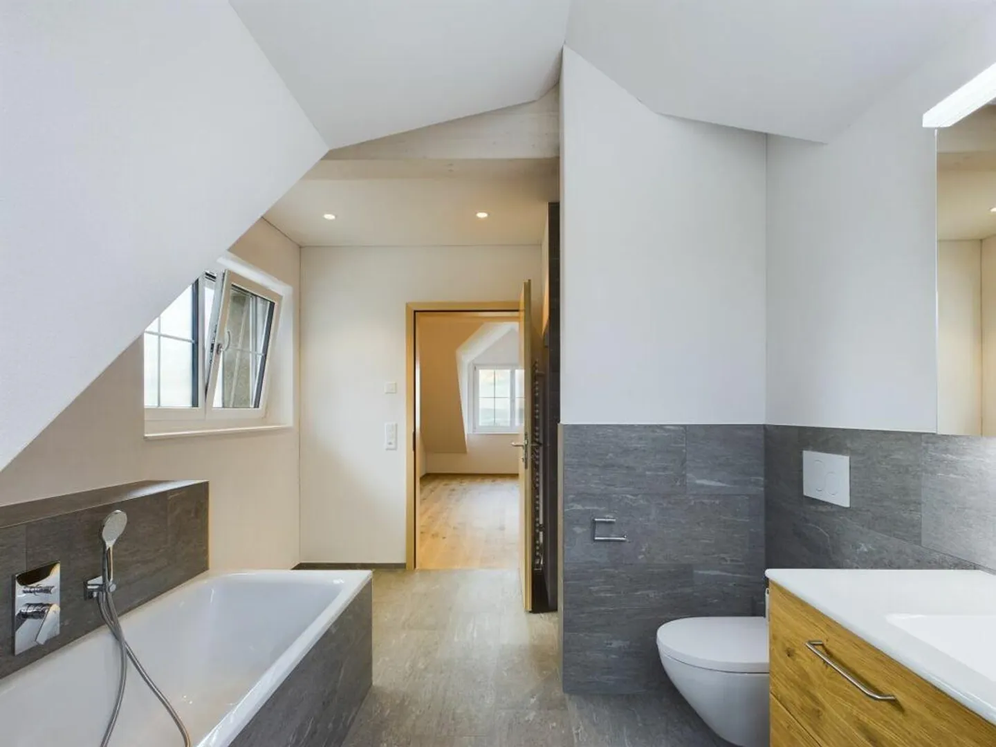 Penthouse moderne avec vue sur le lac - Photo 7 sur 15