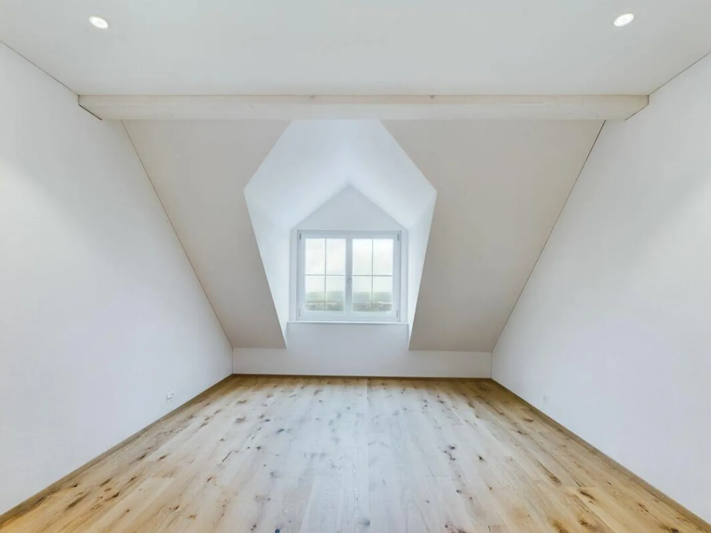 Penthouse moderne avec vue sur le lac - Photo 12 sur 15