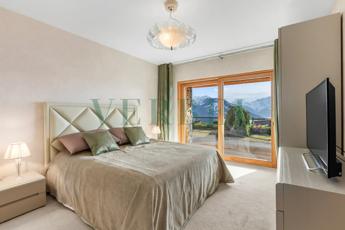 Exceptional Domain - Panoramic View & Ski-in / Ski-out - Photo 8 of 19