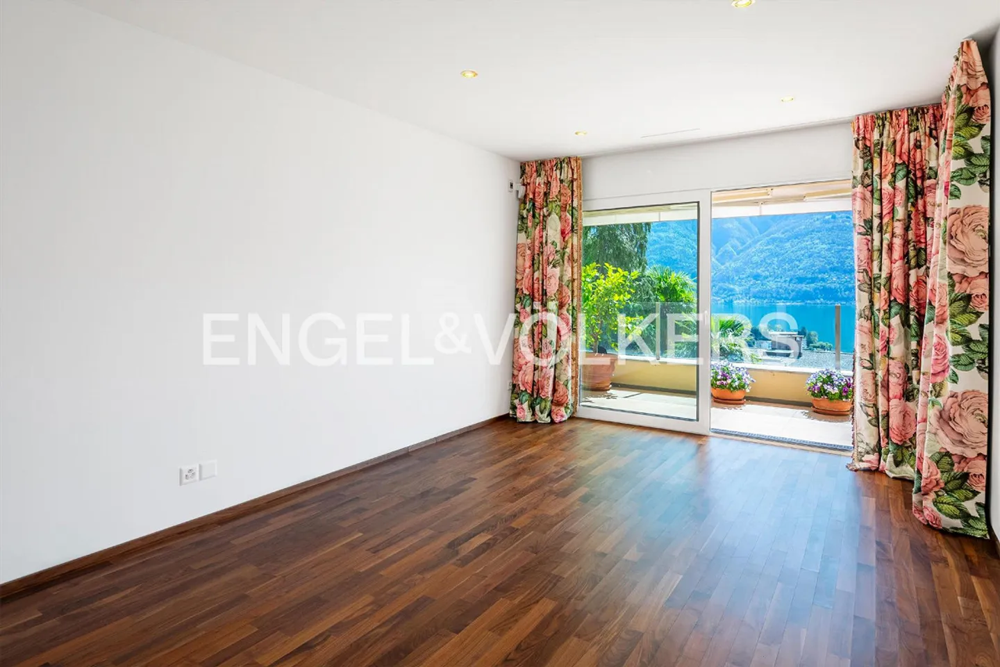 Prestigepenthouse mit Seesicht am Monte Verità (25) - Foto 7 von 14