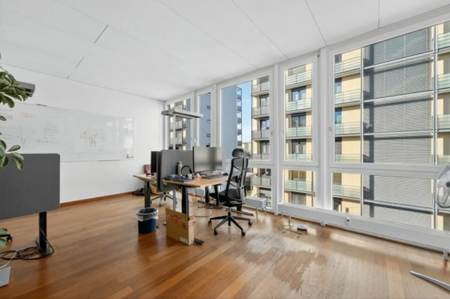 370m2 de bureaux dans la ville de Zoug Copie - Photo 3 sur 10