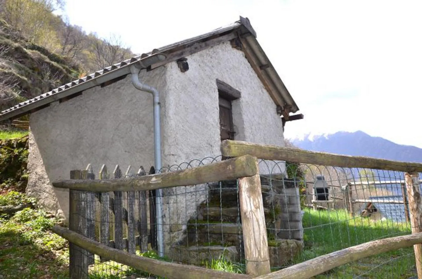 3 1/2-Room Rustic in a Very Quiet, Sunny Location with a View / Cascina d... - Photo 30 of 40