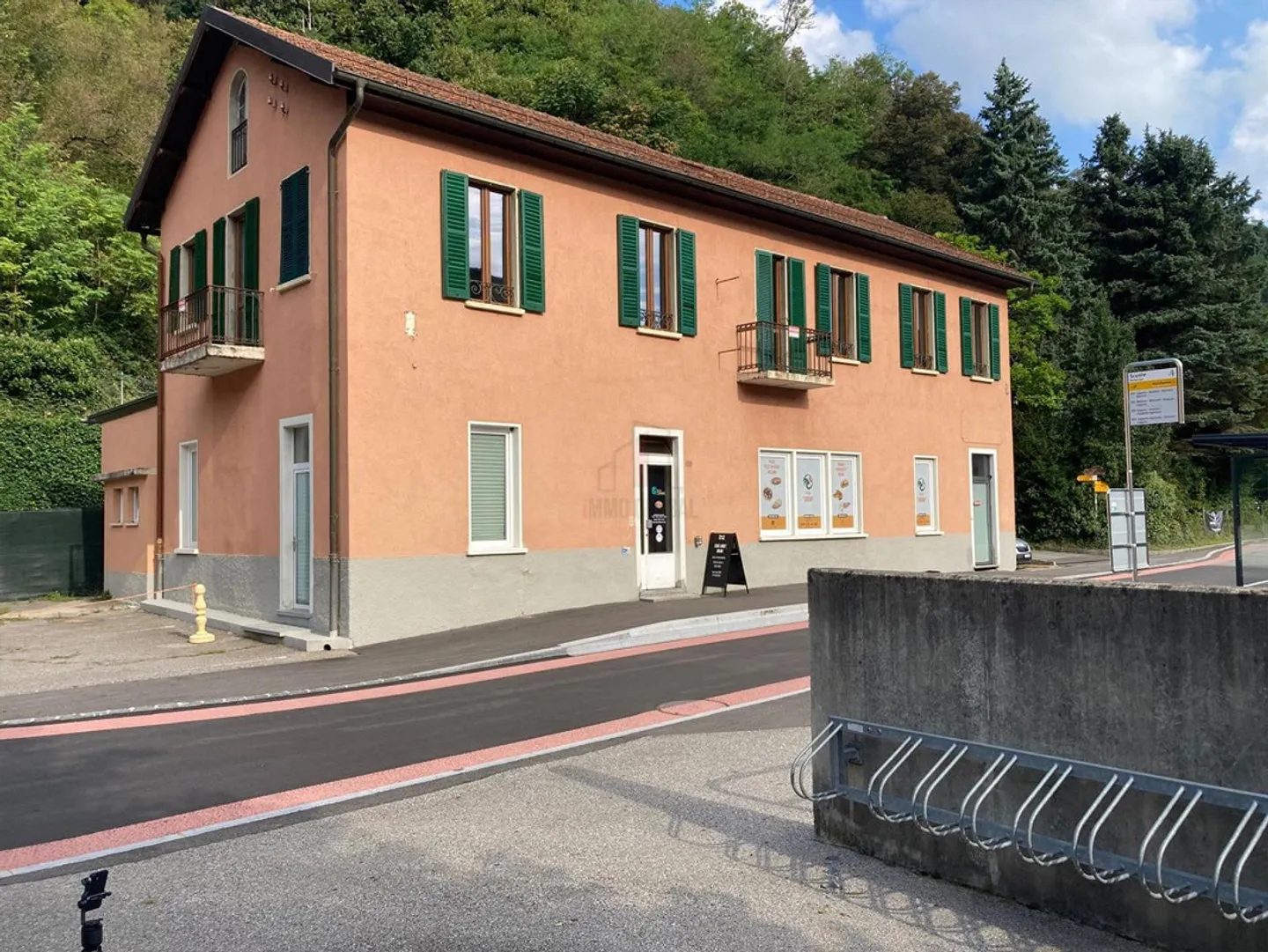 LA SOLUZIONE PERFETTA COMMERCIALE / RESIDENZIALE - Foto 2 di 13