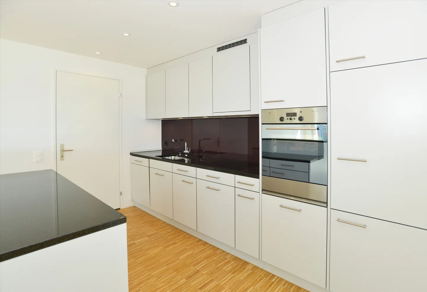 Wonderful maisonette apartment with stunning views of Lake Zurich - Photo 4 of 9