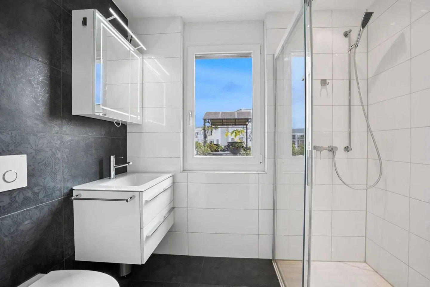 Modern 4.5-room penthouse with terraces in Weiach - Photo 7 of 13