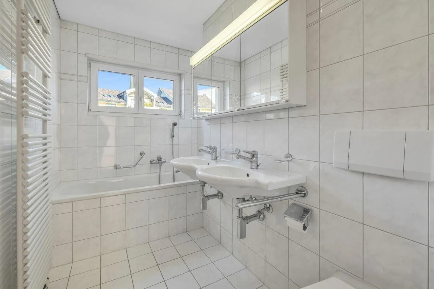 Zona residenziale esclusiva per le massime esigenze appartamento 3 1/2 di 83m2 - Foto 4 di 14