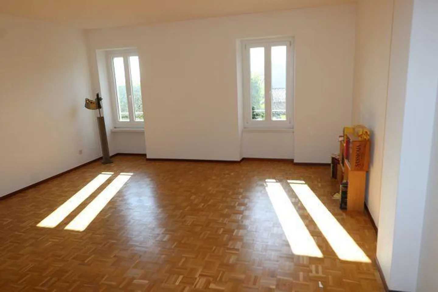 Sunny Ground Floor Apartment - Photo 3 of 15