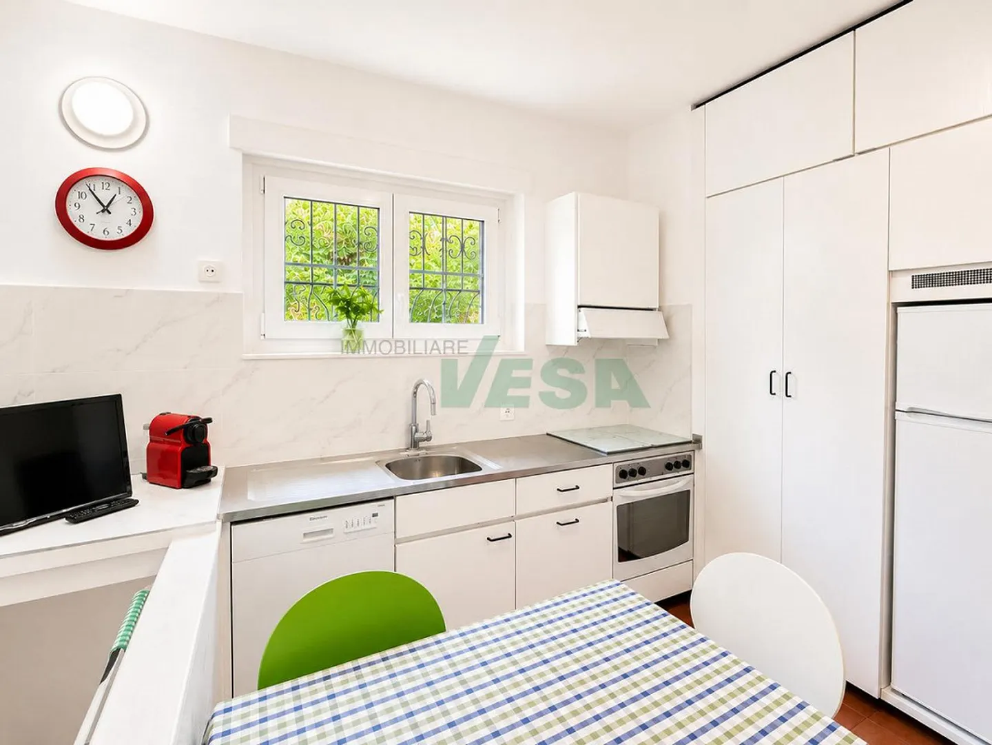 Cozy single-family house on one level with a large beautiful garden - Photo 12 of 15