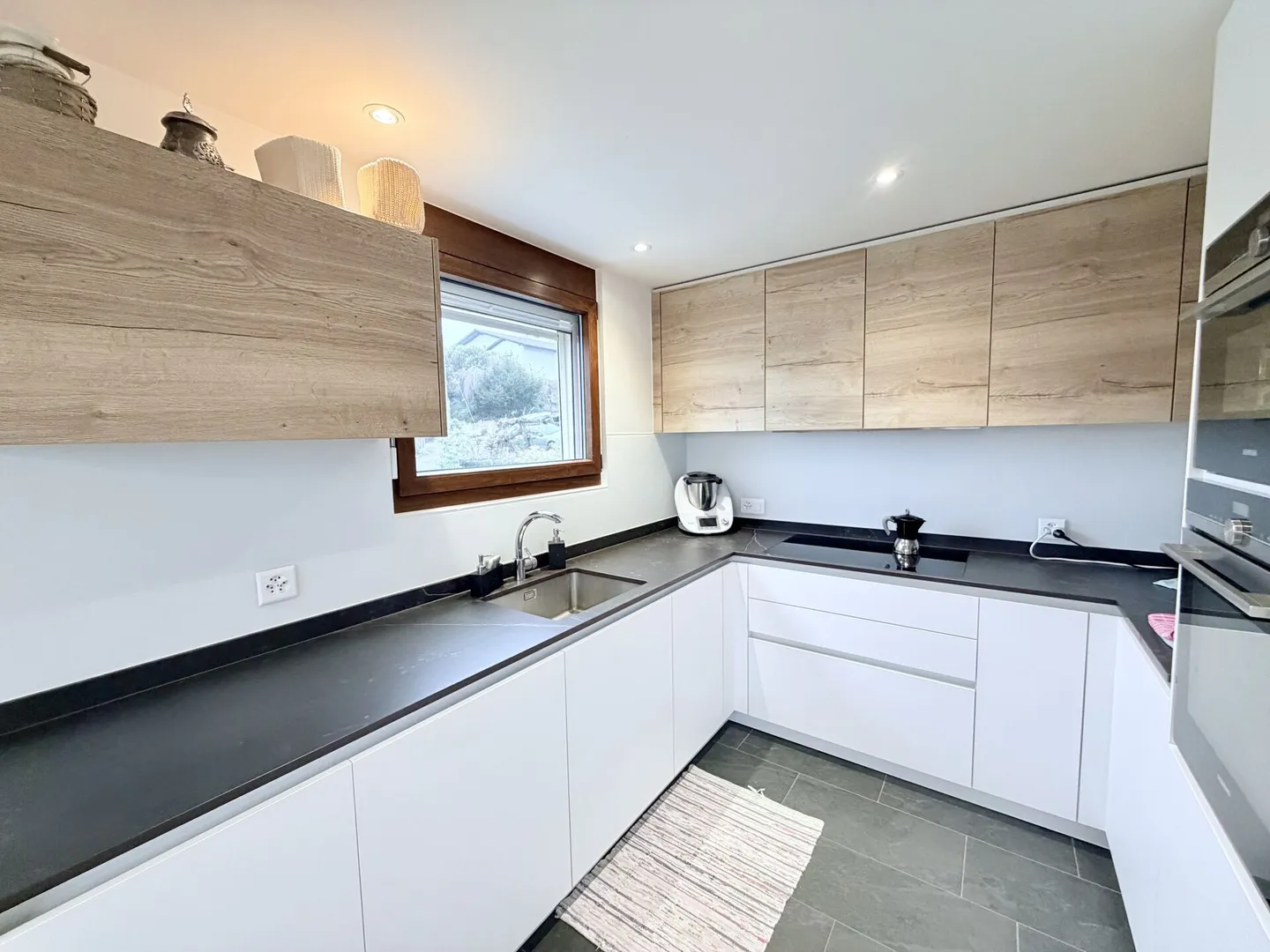 Charmante Wohnung mit Seeblick - Foto 4 von 10