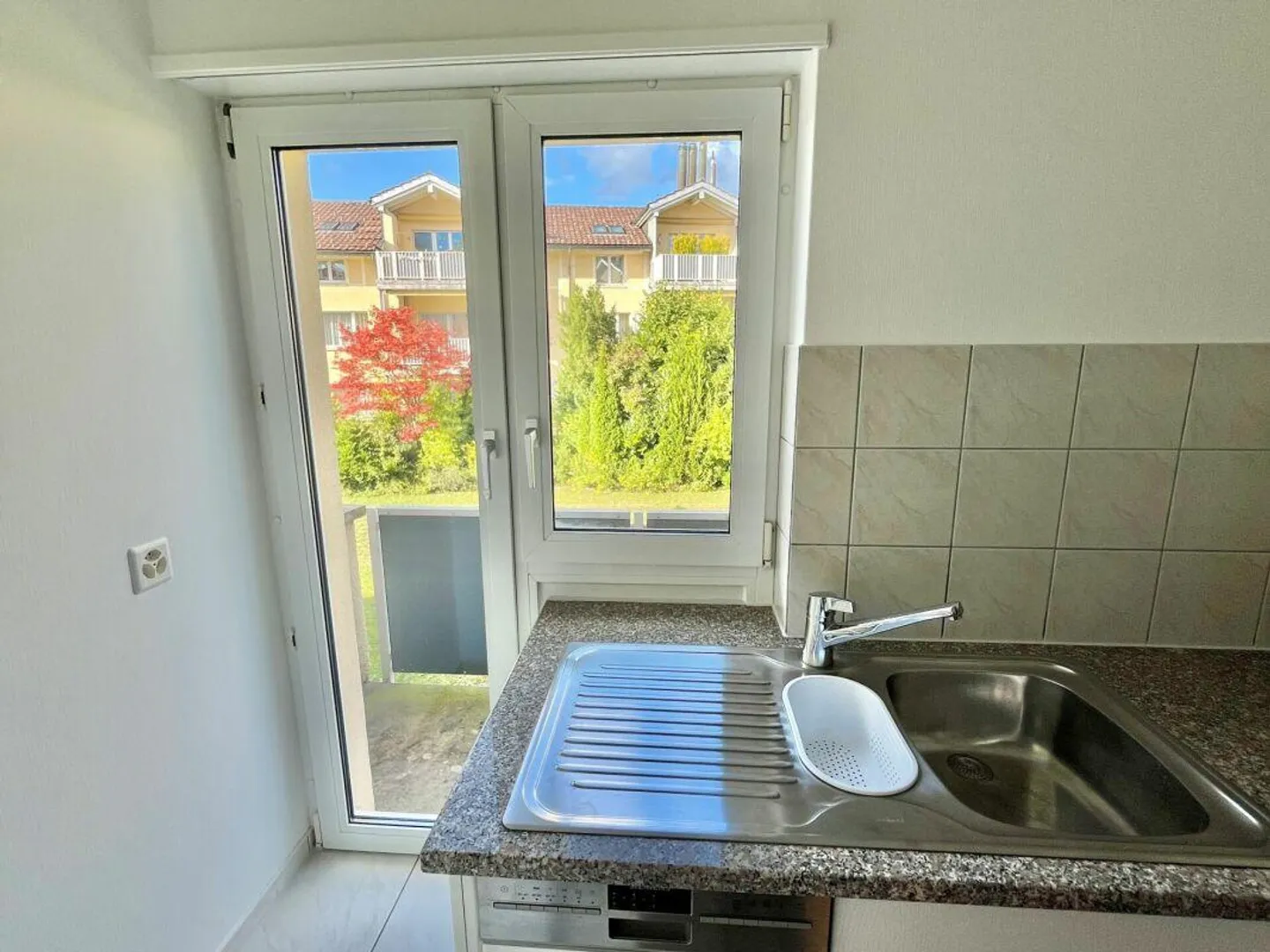 Zona residenziale esclusiva per le massime esigenze appartamento 3 1/2 di 83m2 - Foto 7 di 14