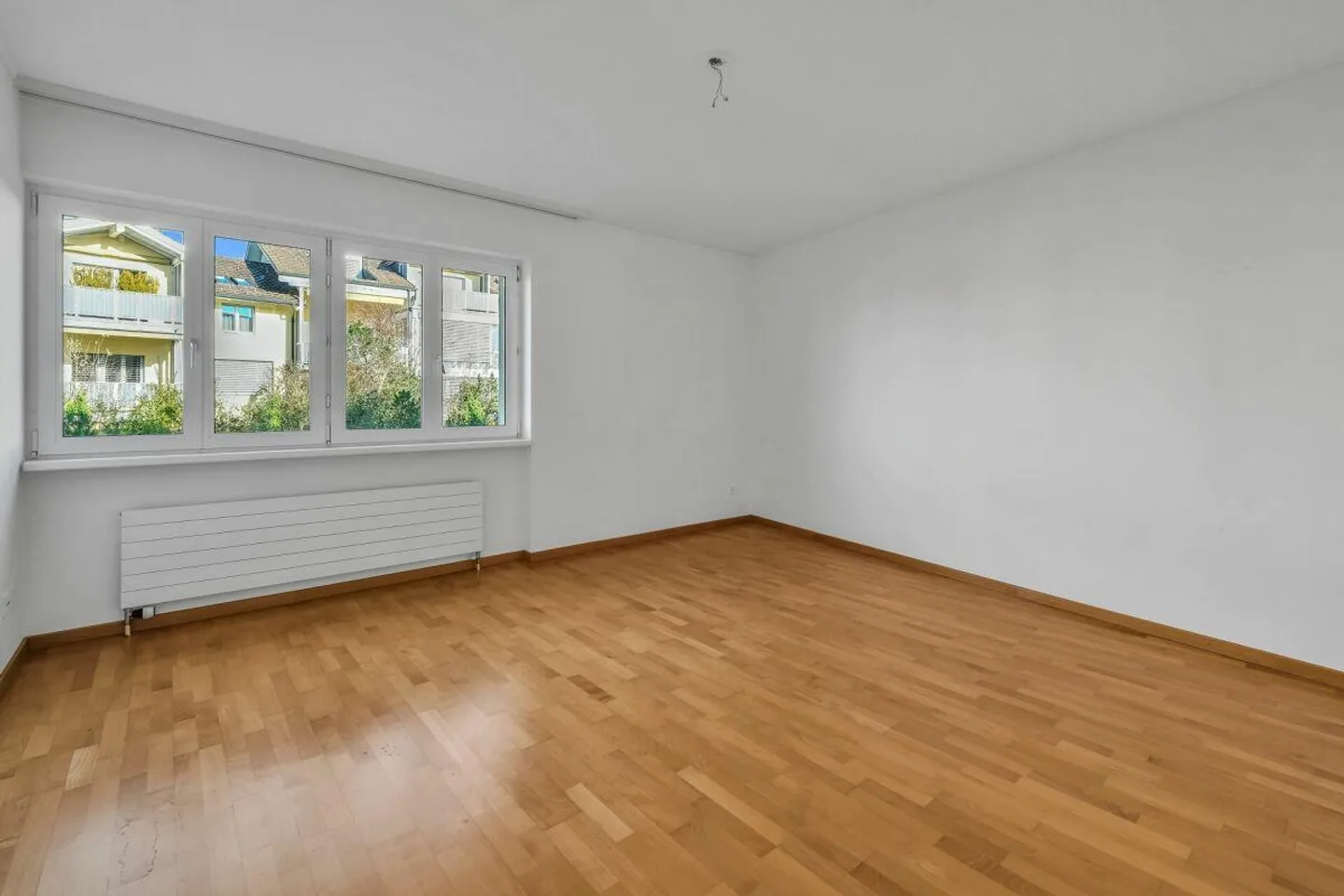 Zona residenziale esclusiva per le massime esigenze appartamento 3 1/2 di 83m2 - Foto 10 di 14