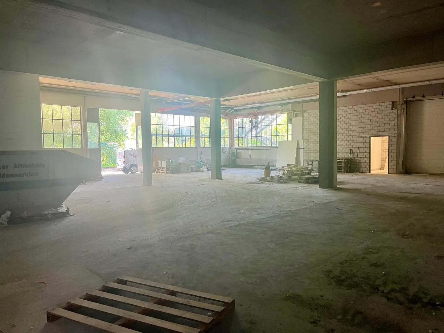 873 m2 Produktions- und Gewerbefläche - Foto 2 von 3