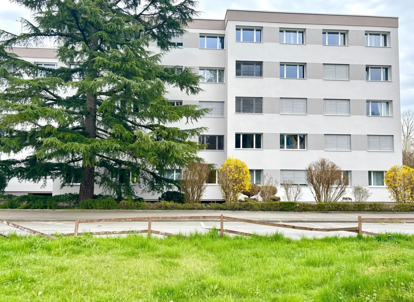 Schönes möbliertes Apartment mit 4.5 Zimmern und großer Terrasse in ruhiger Nachbarschaft in Nyon - Foto 13 von 13