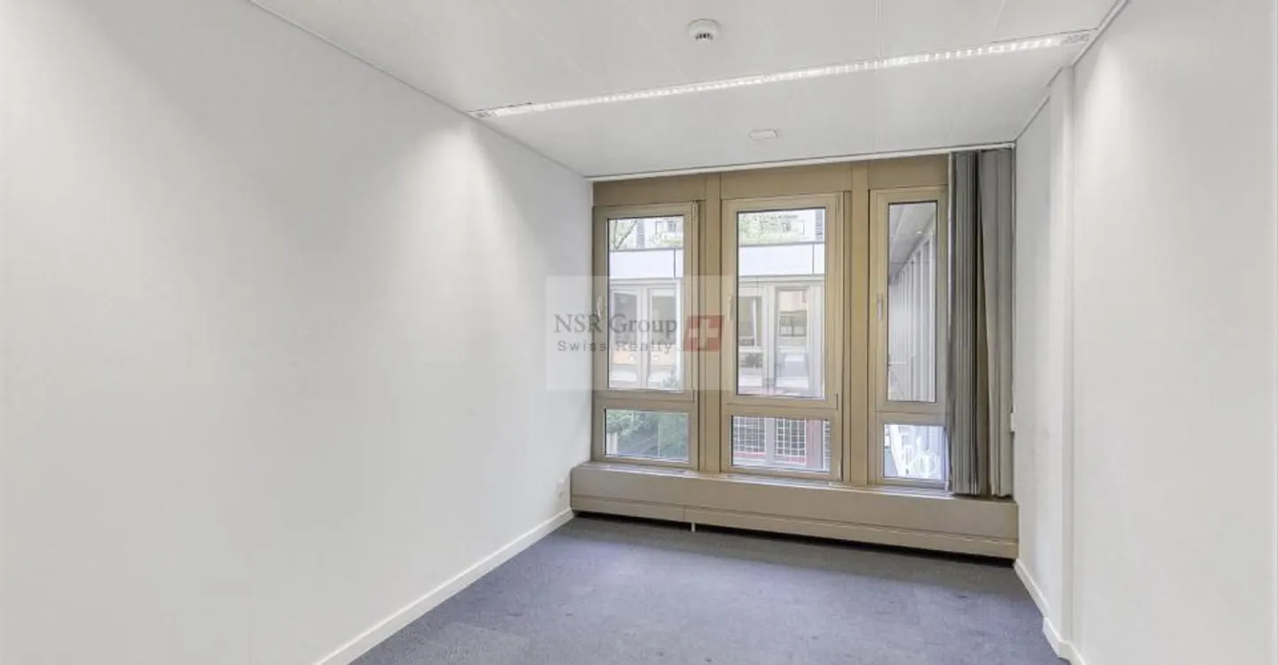 Commercial arcade of 538 m² + 100 m² of storage - January 2027 - Photo 9 of 13