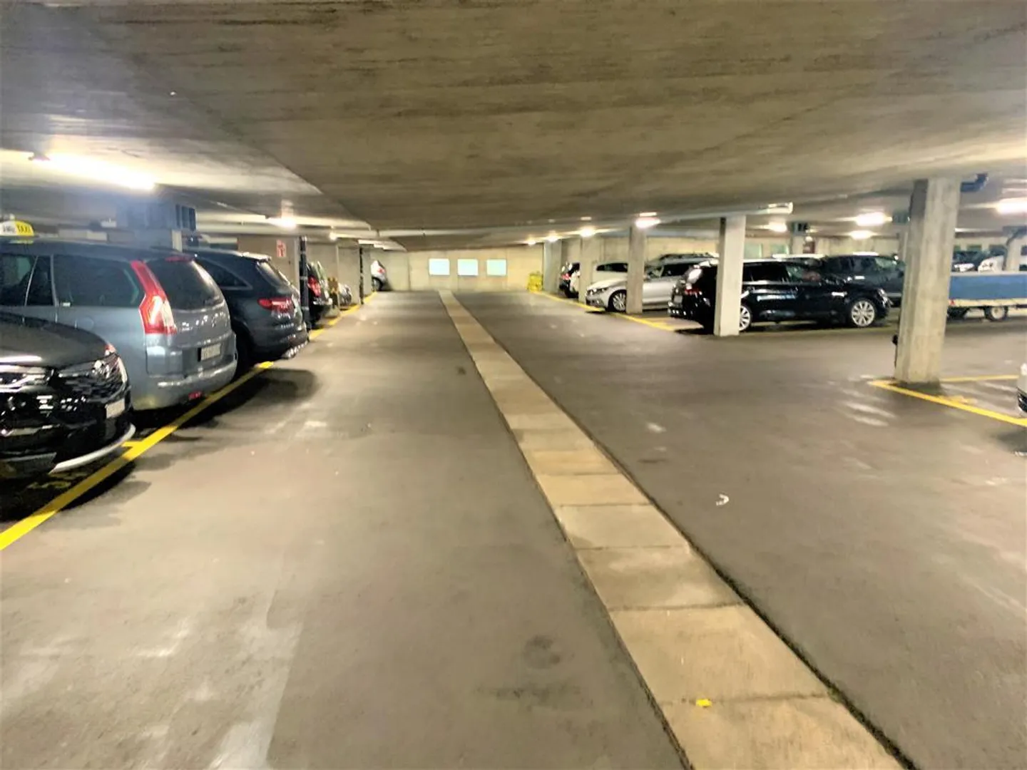 Parking spaces for rent - Photo 2 of 2